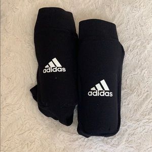 Kids shin guards with socks